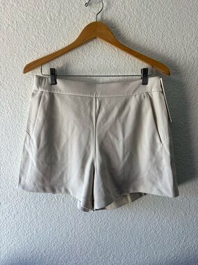 Lululemon Softstream Relaxed Shorts 4”